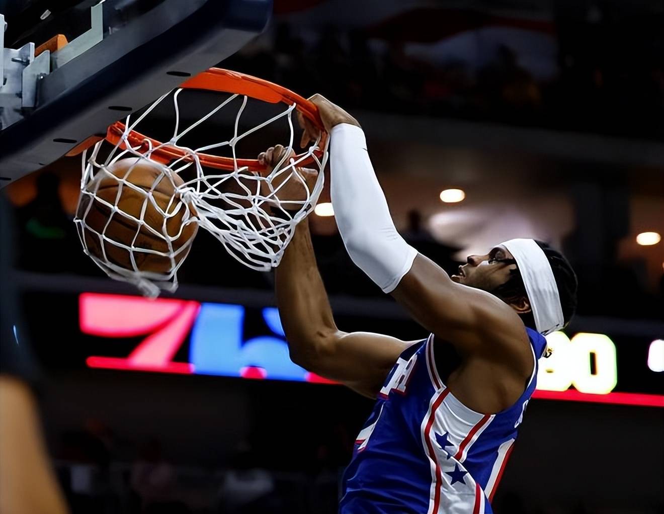 赛地聚焦:NBA总决赛冲刺阶段热度飙升,费城76人回应争议,气氛紧张,阵容厚度经受考验的简单介绍 赛地聚焦:NBA总决赛冲刺阶段热度飙升,费城76人回应争议,气氛紧张,阵容厚度经受考验的简单介绍