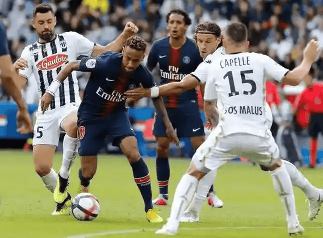 英雄联盟S15-关于赛前法国杯焦点战；皇家社会临场应变；更衣室稳定；轮换策略成焦点的信息